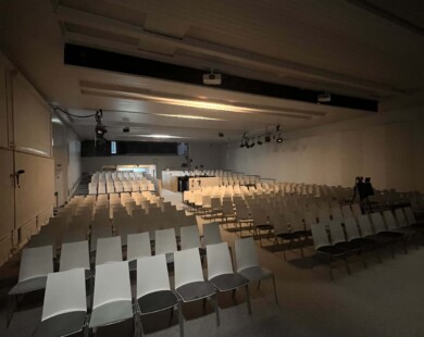 ELIM-Hall Blick von Bühne